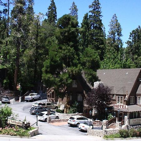 Saddleback Inn At Лейк Ароухед Екстериор снимка