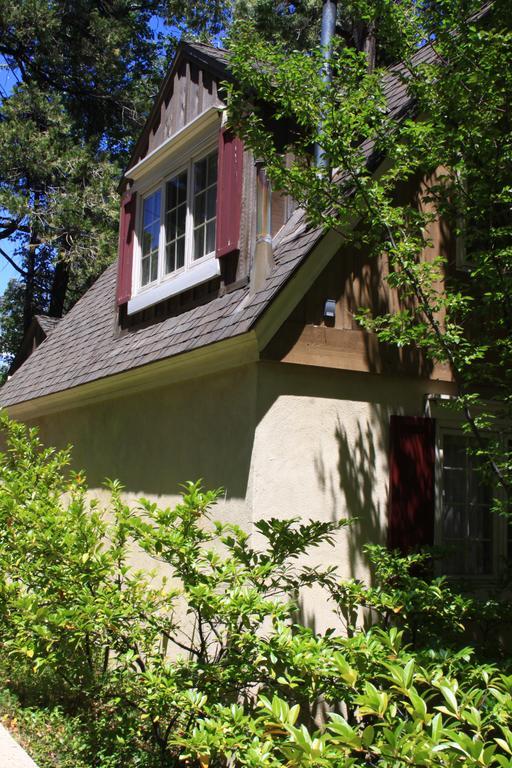 Saddleback Inn At Лейк Ароухед Екстериор снимка