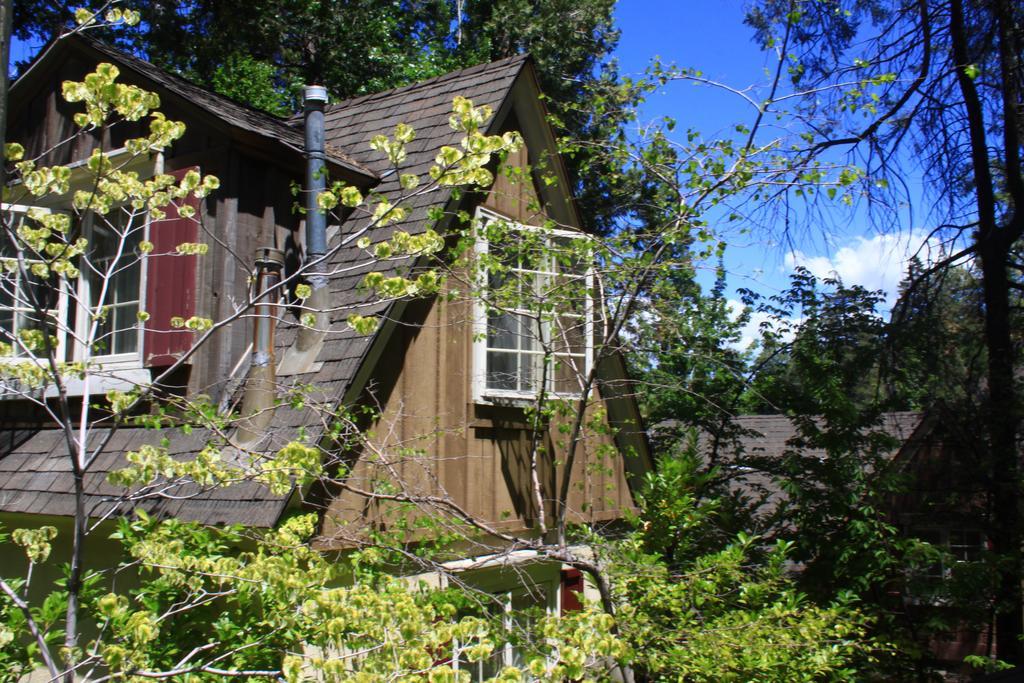 Saddleback Inn At Лейк Ароухед Екстериор снимка