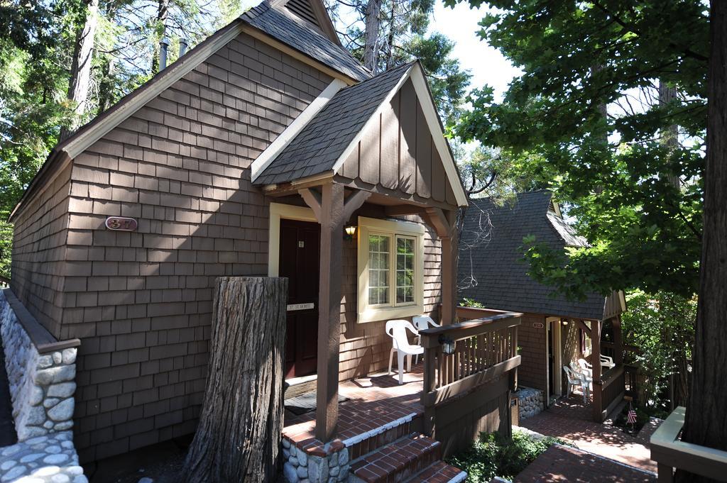 Saddleback Inn At Лейк Ароухед Екстериор снимка