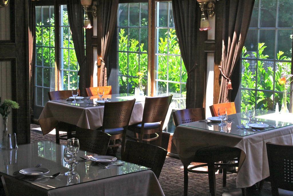Saddleback Inn At Лейк Ароухед Екстериор снимка