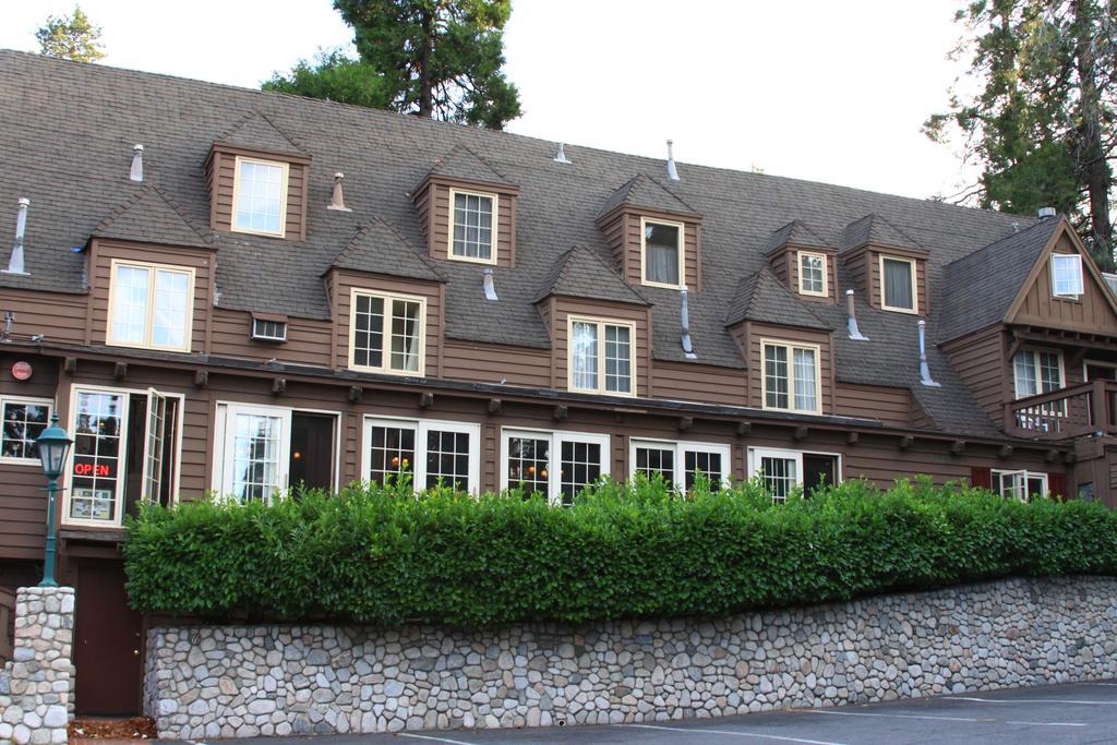 Saddleback Inn At Лейк Ароухед Екстериор снимка