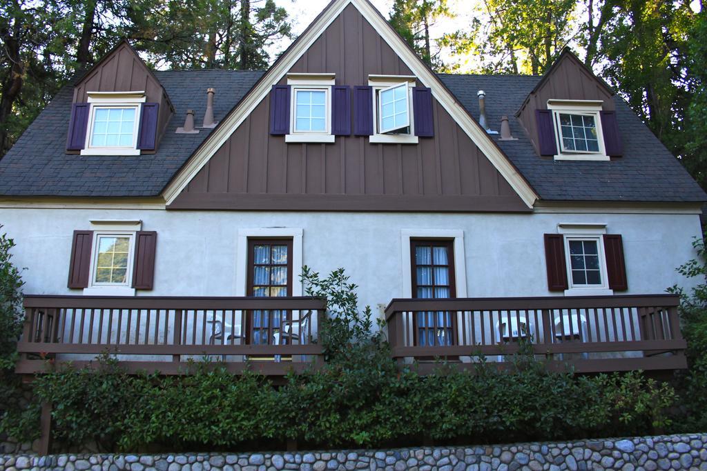 Saddleback Inn At Лейк Ароухед Екстериор снимка