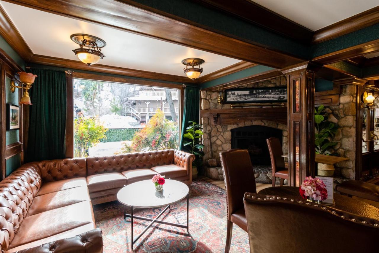 Saddleback Inn At Лейк Ароухед Екстериор снимка
