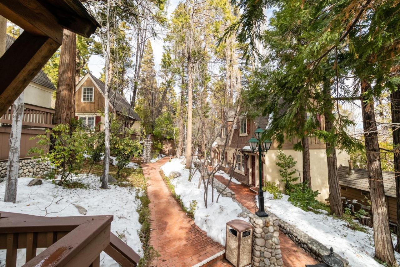 Saddleback Inn At Лейк Ароухед Екстериор снимка