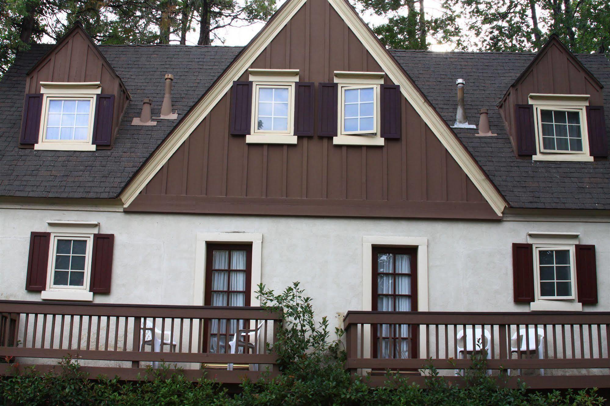 Saddleback Inn At Лейк Ароухед Екстериор снимка