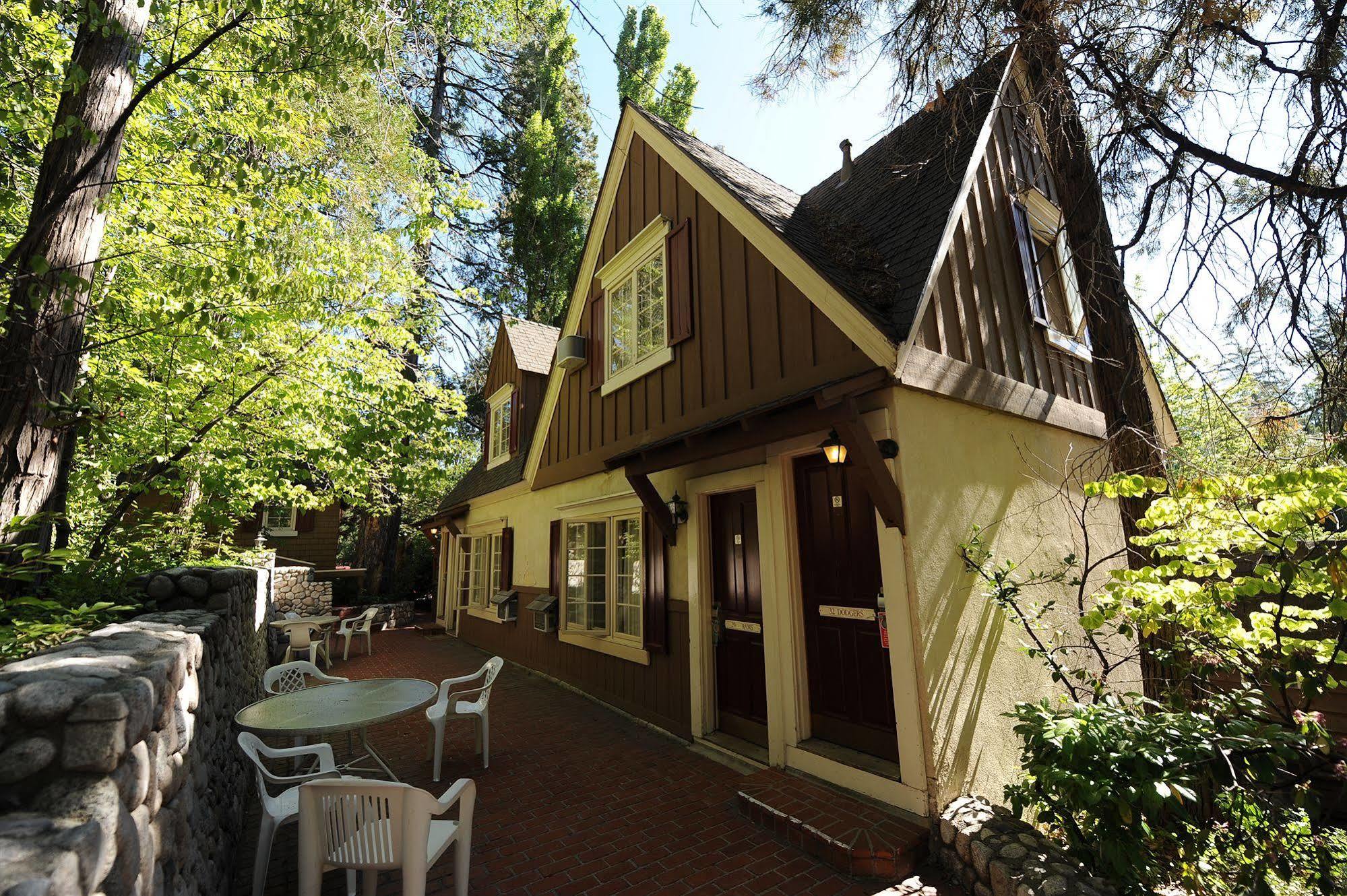Saddleback Inn At Лейк Ароухед Екстериор снимка