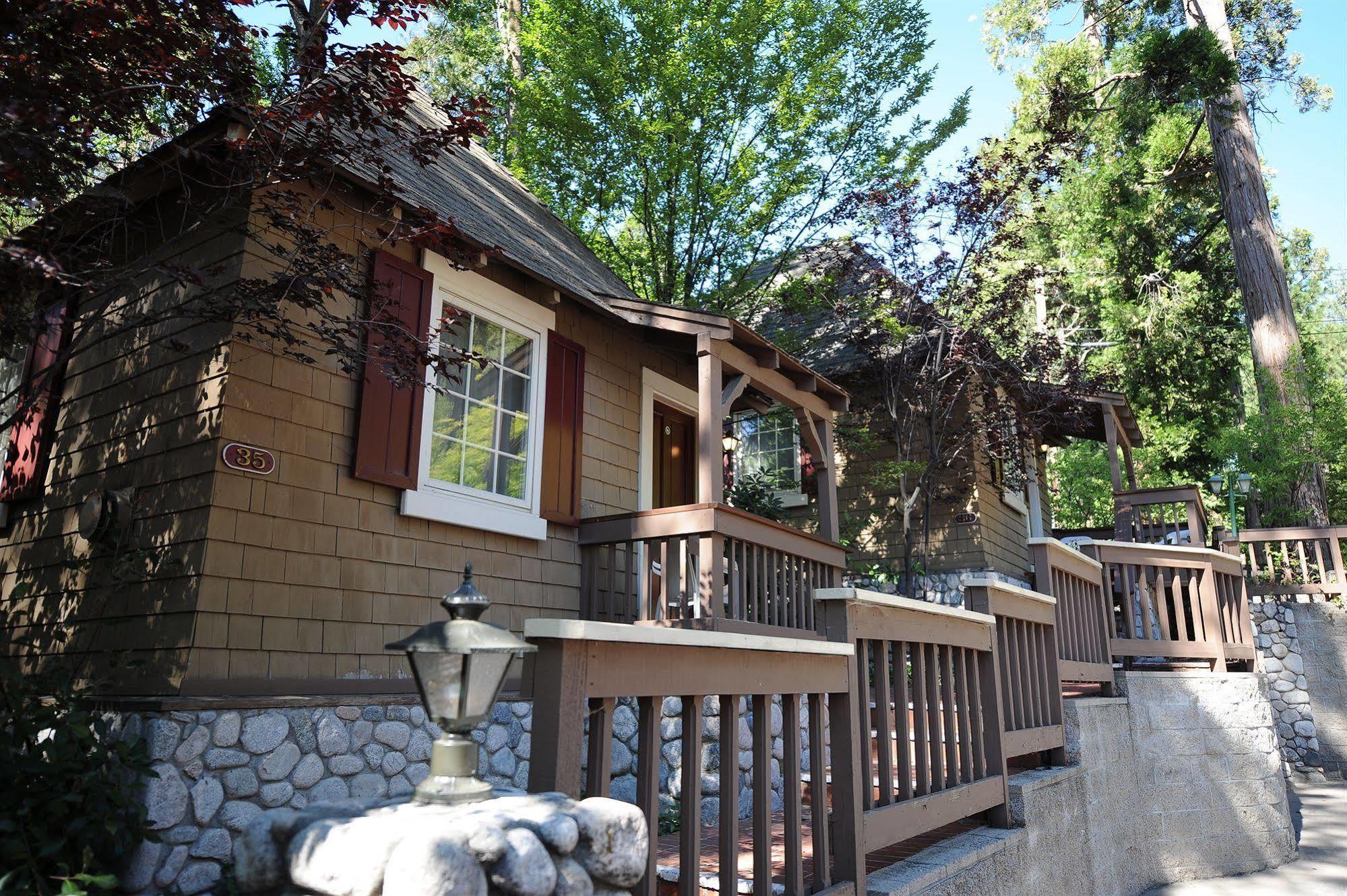 Saddleback Inn At Лейк Ароухед Екстериор снимка